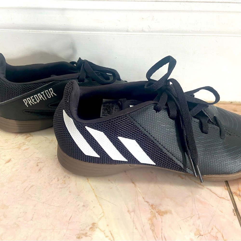 Adidas indoor Predator